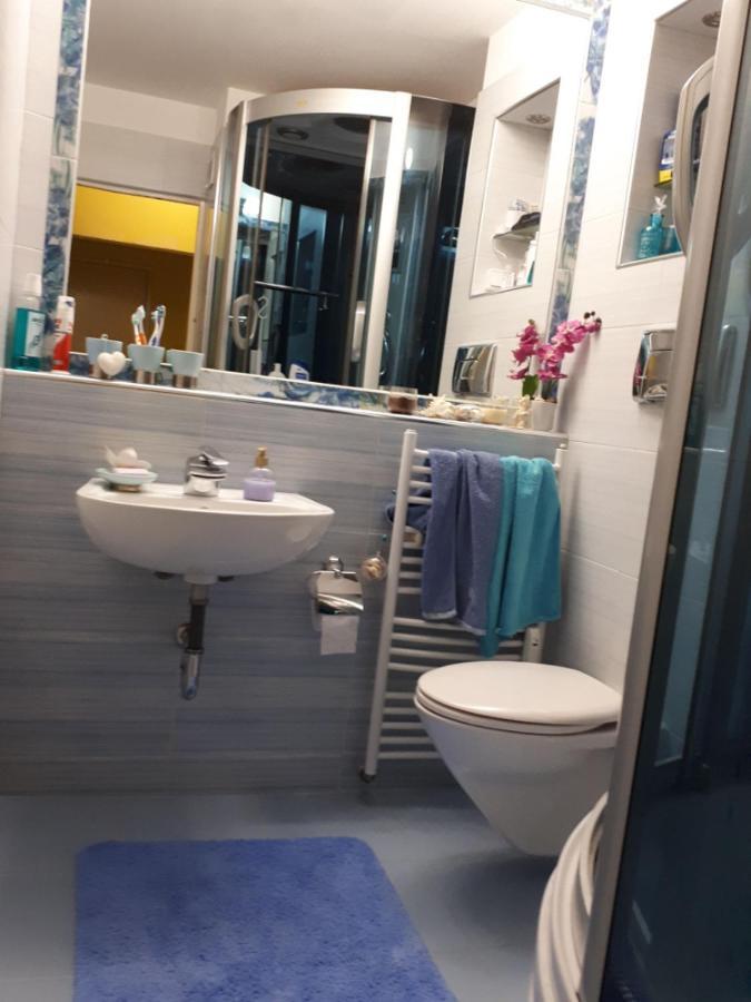 2 Bedrooms With Private Bath And Balcony Near The Airport Σόφια Εξωτερικό φωτογραφία