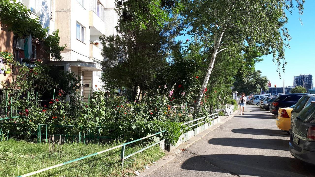 2 Bedrooms With Private Bath And Balcony Near The Airport Σόφια Εξωτερικό φωτογραφία